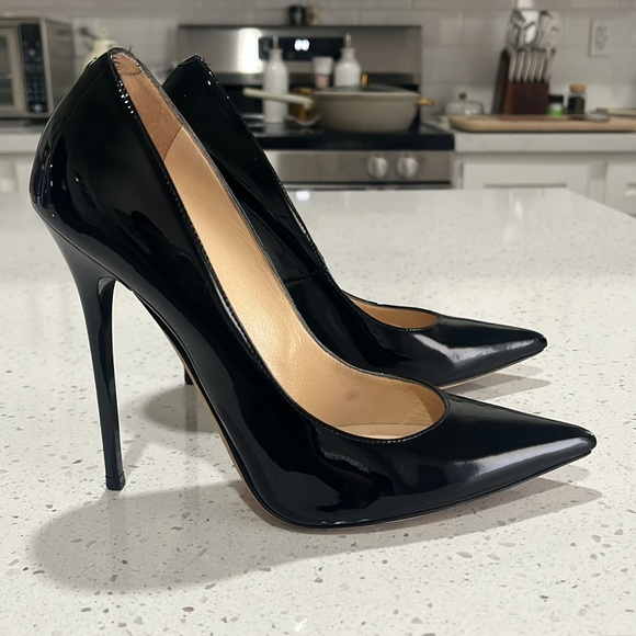 Jimmy Choo Anouk Pointy size 37.5 black patent leather heels! - Picture 2 of 13